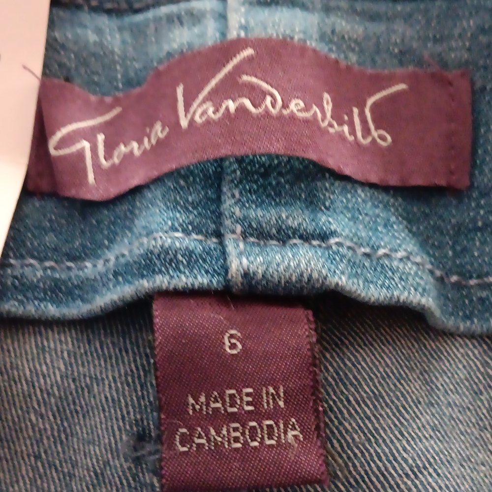 NWT Gloria Vanderbilt Denim Vacation Shorts In Saltmarsh Rinse■ Size 6 - Picture 12 of 14